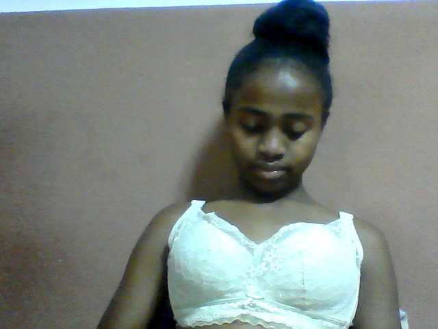 Clarah1 live cam on BongaCams