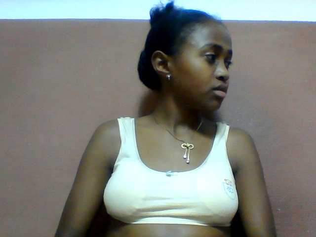 Clarah1 live cam on BongaCams