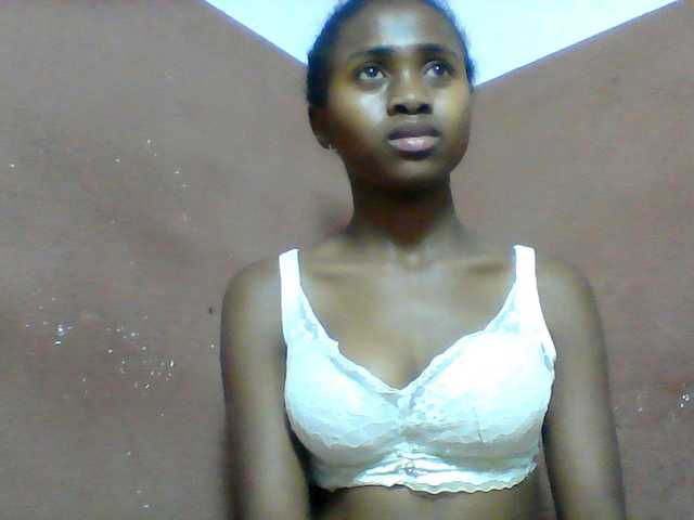 Clarah1 live cam on BongaCams