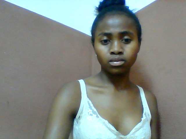 Clarah1 live cam on BongaCams