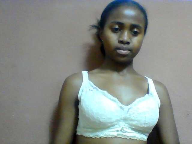 Clarah1 live cam on BongaCams