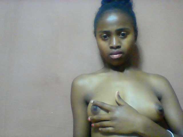 Clarah1 live cam on BongaCams