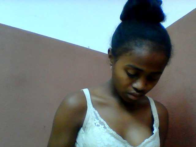 Clarah1 live cam on BongaCams