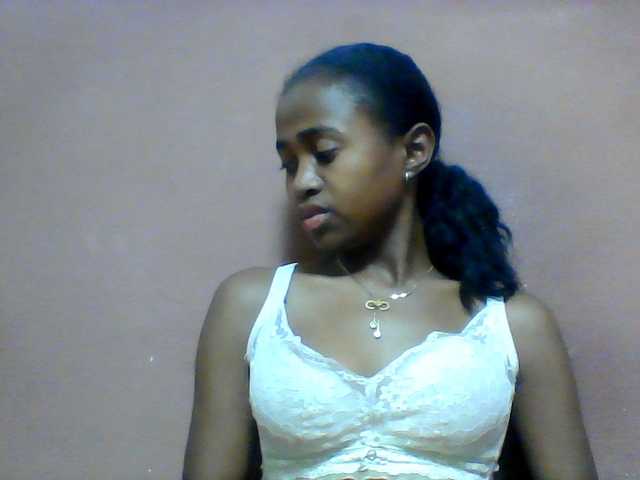 Clarah1 live cam on BongaCams