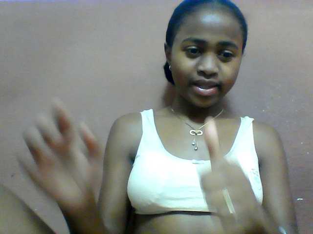 Clarah1 live cam on BongaCams