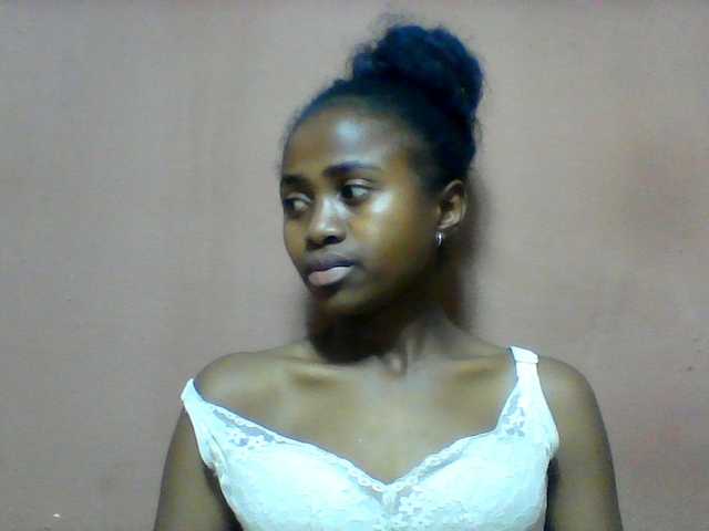 Clarah1 live cam on BongaCams