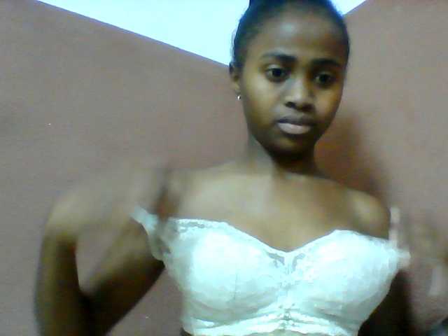 Clarah1 live cam on BongaCams