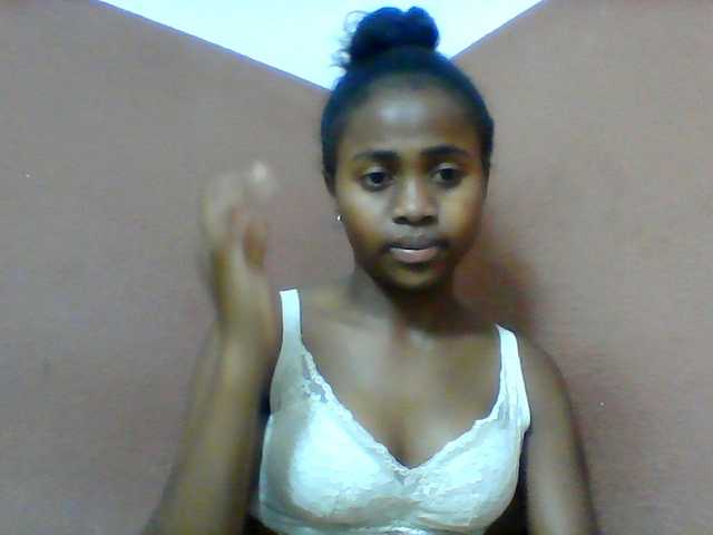 Clarah1 live cam on BongaCams
