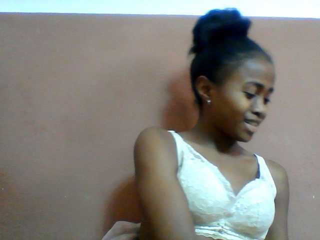 Clarah1 live cam on BongaCams