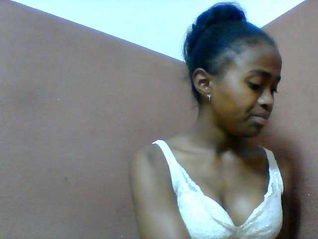 Clarah1 live cam on BongaCams