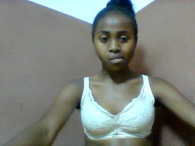 Clarah1 live cam on BongaCams