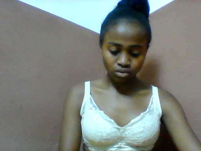 Clarah1 live cam on BongaCams
