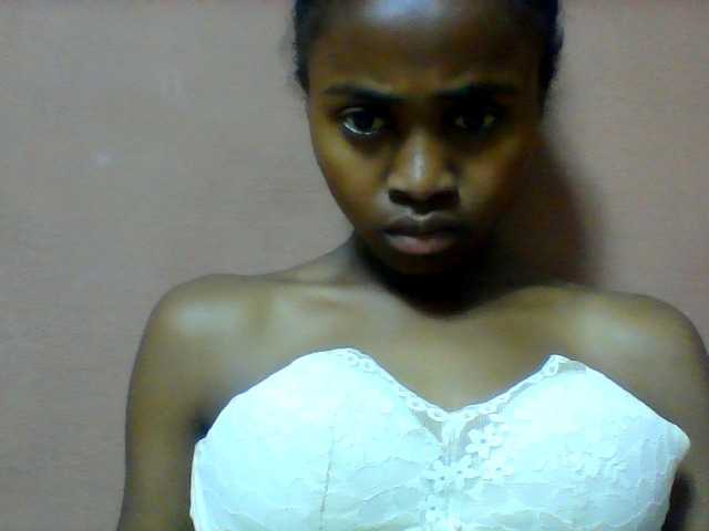 Clarah1 live cam on BongaCams