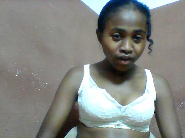 Clarah1 live cam on BongaCams