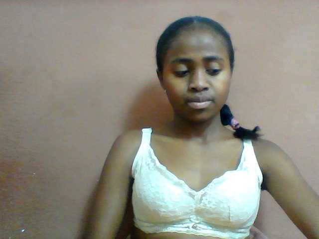 Clarah1 live cam on BongaCams