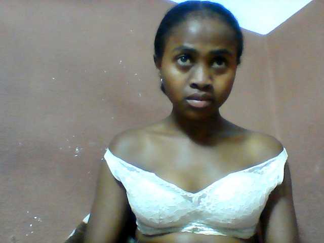 Clarah1 live cam on BongaCams