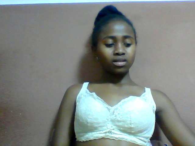 Clarah1 live cam on BongaCams
