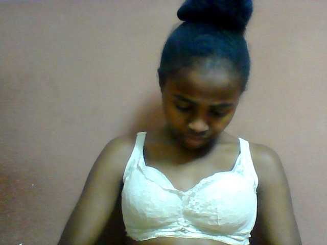 Clarah1 live cam on BongaCams