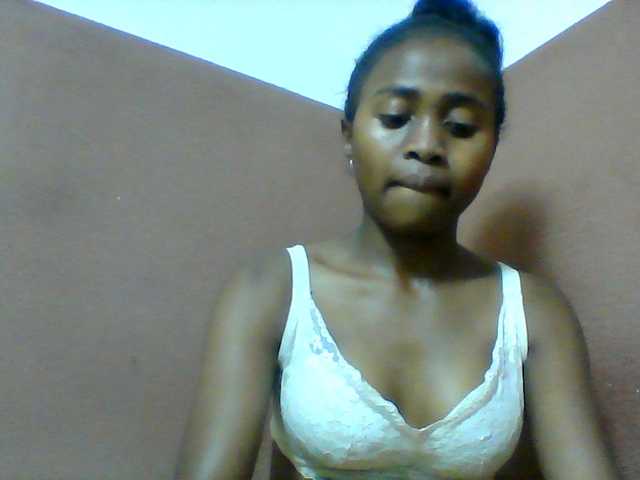 Clarah1 live cam on BongaCams