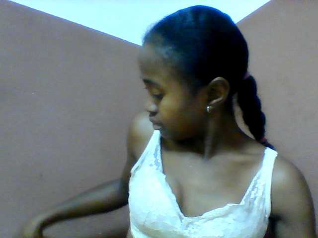 Clarah1 live cam on BongaCams