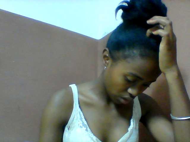 Clarah1 live cam on BongaCams