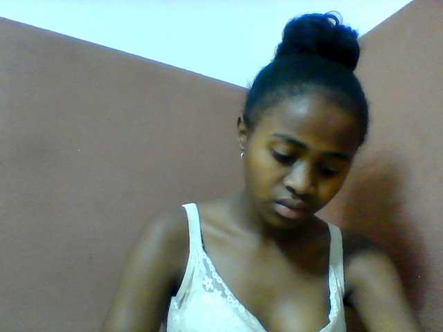 Clarah1 live cam on BongaCams