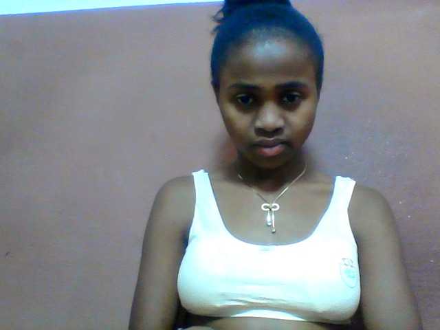Clarah1 live cam preview