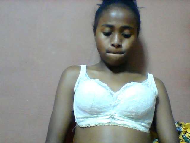 Clarah1 live cam on BongaCams