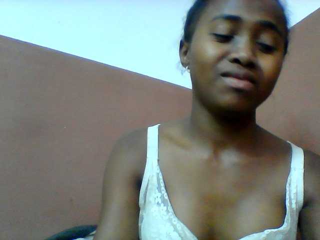 Clarah1 live cam on BongaCams