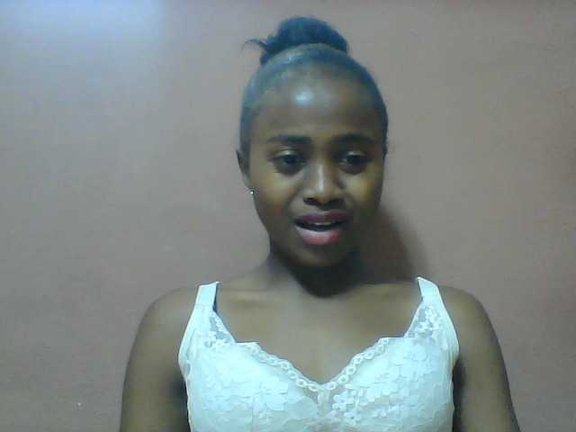Clarah1 live cam on BongaCams
