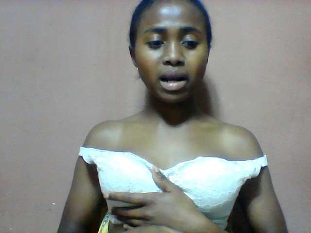 Clarah1 live cam on BongaCams
