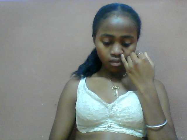 Clarah1 live cam on BongaCams