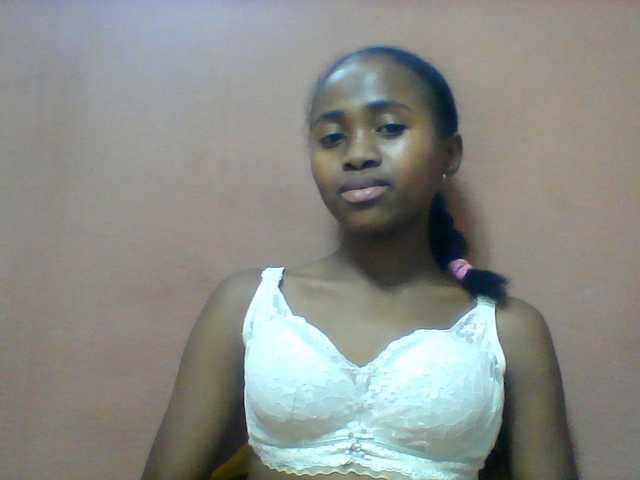 Clarah1 live cam on BongaCams
