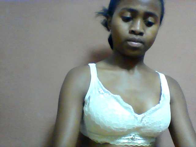 Clarah1 live cam on BongaCams