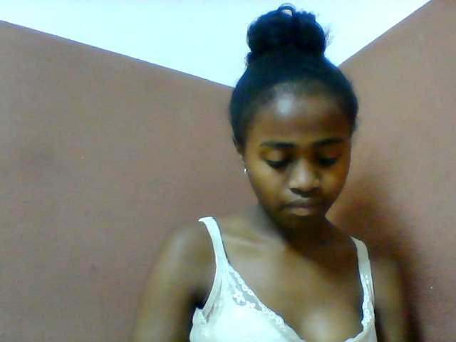 Clarah1 live cam on BongaCams