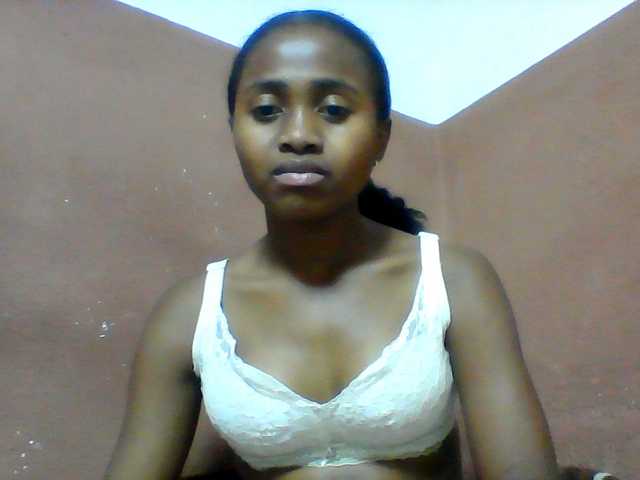 Clarah1 live cam on BongaCams