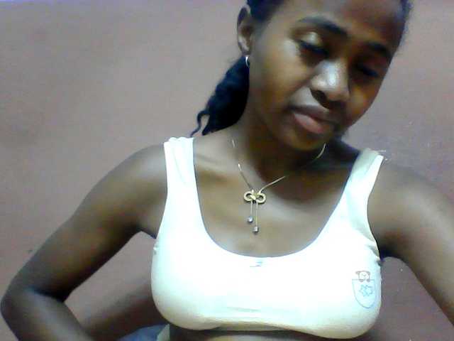 Clarah1 live cam on BongaCams