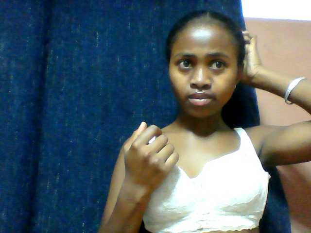 Clarah1 live cam on BongaCams
