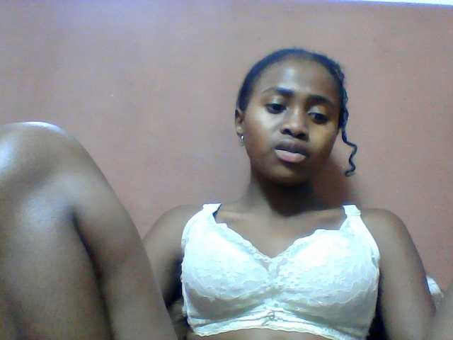 Clarah1 live cam on BongaCams