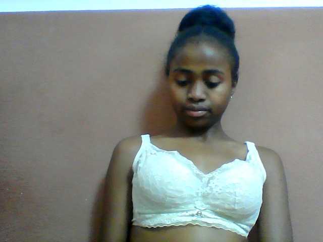 Clarah1 live cam on BongaCams