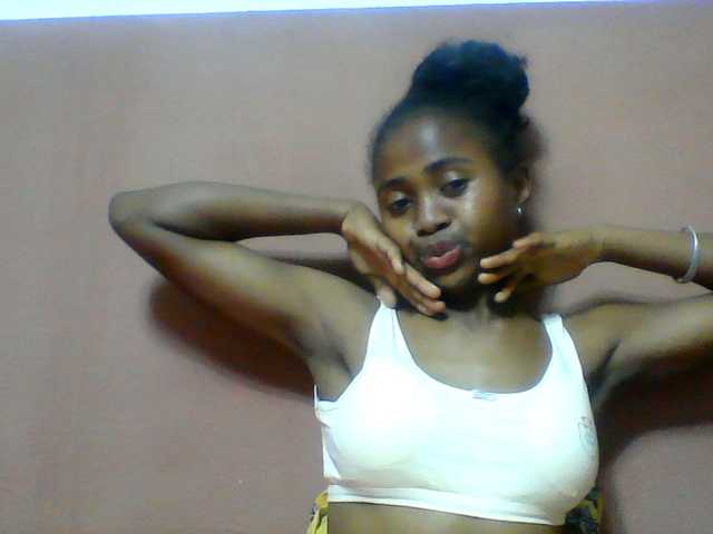 Clarah1 live cam on BongaCams