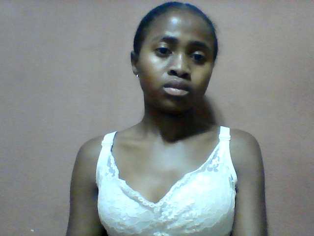 Clarah1 live cam on BongaCams