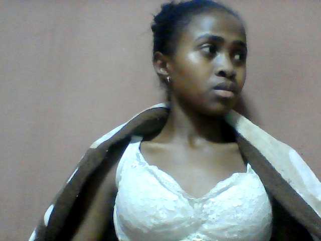 Clarah1 live cam on BongaCams