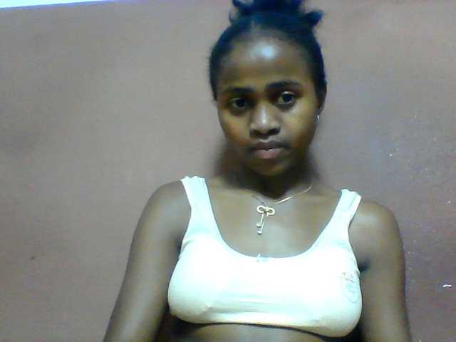 Clarah1 live cam on BongaCams