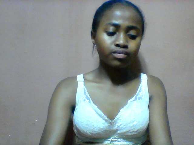 Clarah1 live cam on BongaCams