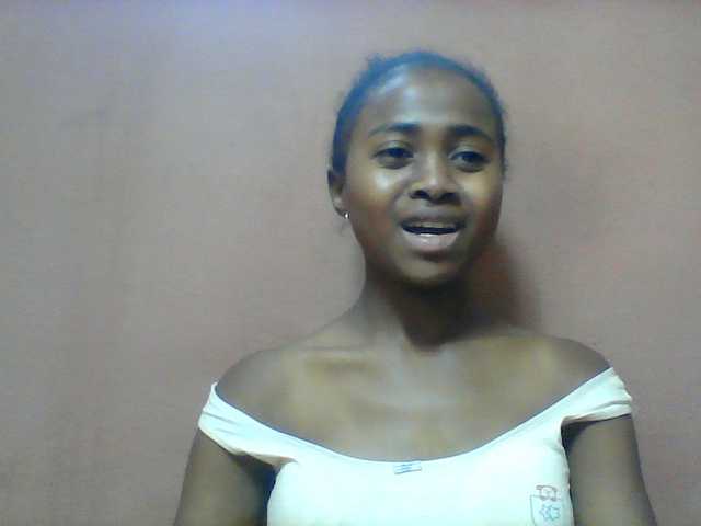 Clarah1 live cam on BongaCams