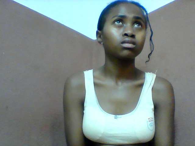 Clarah1 live cam preview