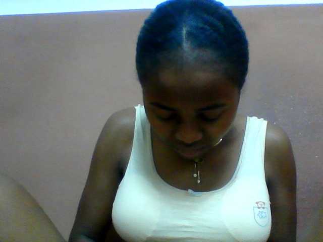 Clarah1 live cam on BongaCams