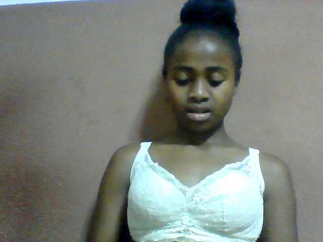 Clarah1 live cam on BongaCams