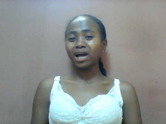 Clarah1 live cam on BongaCams